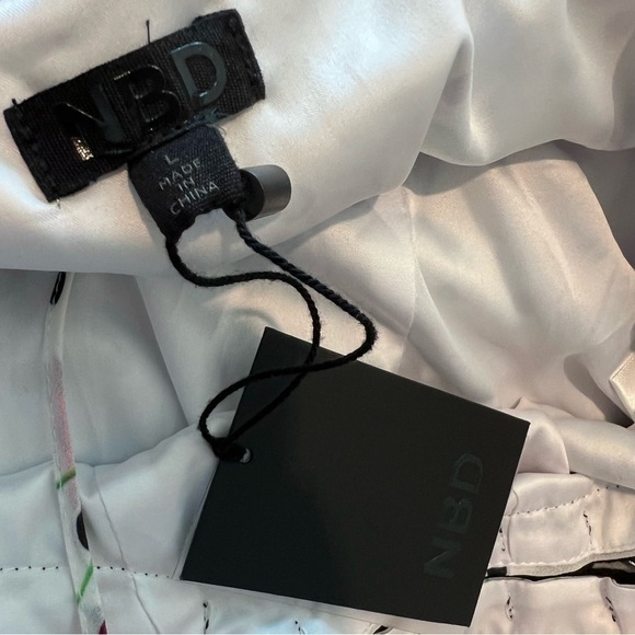 NWT NBD x REVOLVE Maraschino Cherry Print Romper Jumpsuit Size Large Hook Cutout - Picture 8 of 9